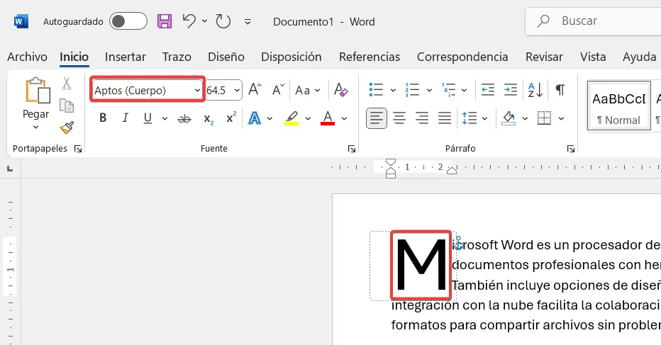 Interfaz de Word mostrando la opción de cambiar la fuente de la letra capitular.