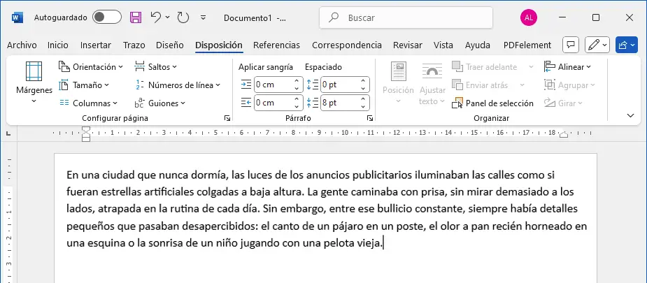 Documento Word con texto y la pestaña Disposición activa, útil para comprender los ajustes de márgenes y el mensaje "Algunos márgenes están fuera del área imprimible".